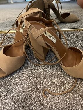 Steve Madden Beige/Tan Suede Lace-Up Block Heel Sandals